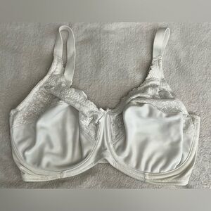 EUC Lilyette Elegant White Lace Women's Bra